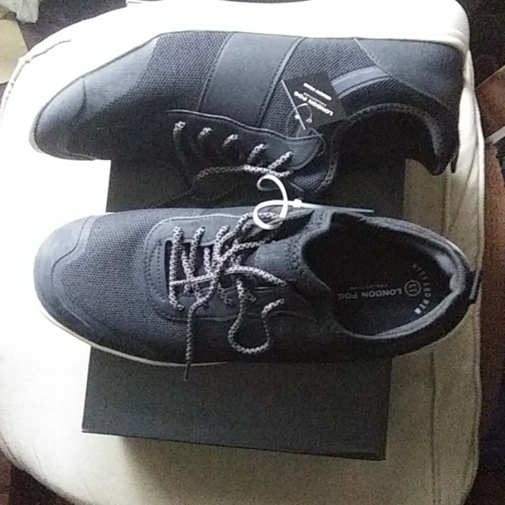 London Fog sneakers